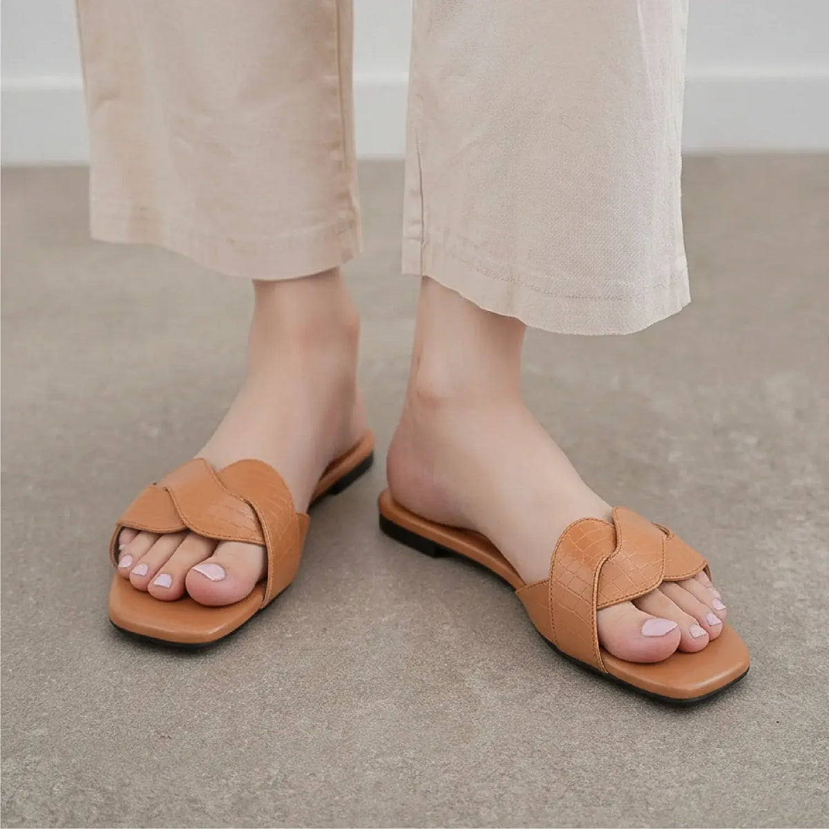 Sora Comfort Slippers