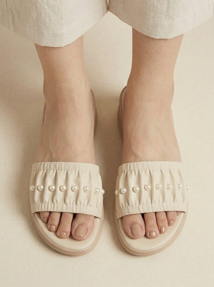Pearl Charm Slippers