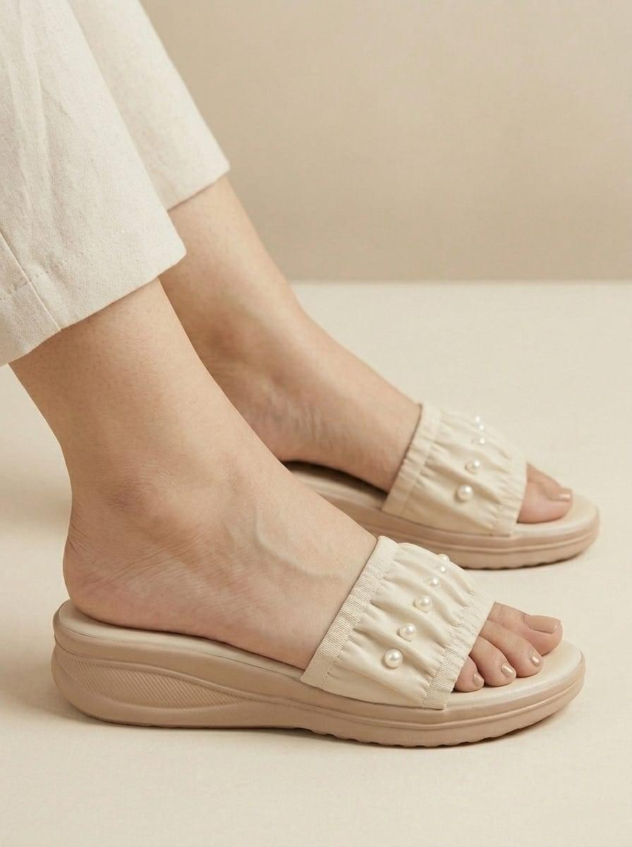 Pearl Charm Slippers
